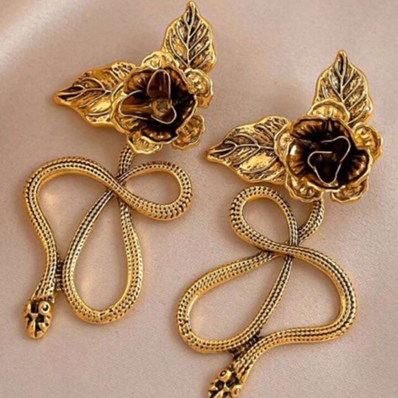 Rose Snake Dangle Earrings - Picture 6 of 8